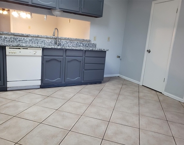 8527 Quail Hills Drive - Photo Thumbnail 9