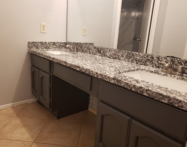 8527 Quail Hills Drive - Photo Thumbnail 12