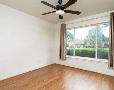8819 Hazen Street - Photo Thumbnail 15