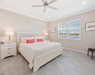 201 Indies Drive E - Photo Thumbnail 14