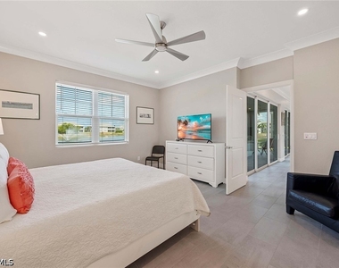 201 Indies Drive E - Photo Thumbnail 15