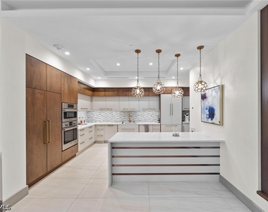 6585 Nicholas Boulevard - Photo Thumbnail 34