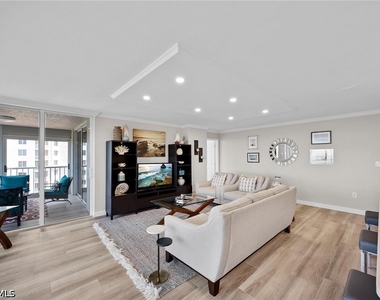 6585 Nicholas Boulevard - Photo Thumbnail 4