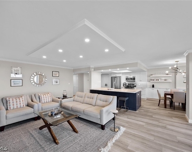 6585 Nicholas Boulevard - Photo Thumbnail 5