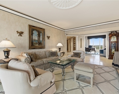 8990 Bay Colony Drive - Photo Thumbnail 7