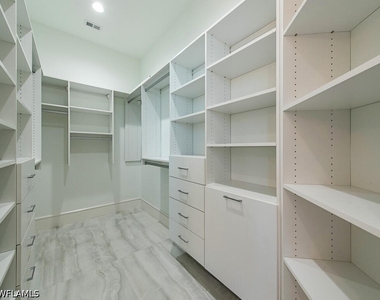 60 Seagate Drive - Photo Thumbnail 13
