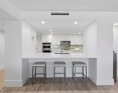 5601 Turtle Bay Drive - Photo Thumbnail 6