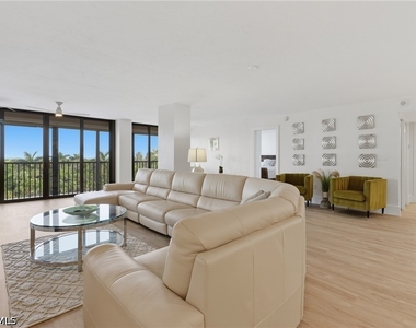 5601 Turtle Bay Drive - Photo Thumbnail 10
