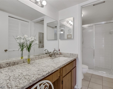 1025 Foxfire Lane - Photo Thumbnail 7