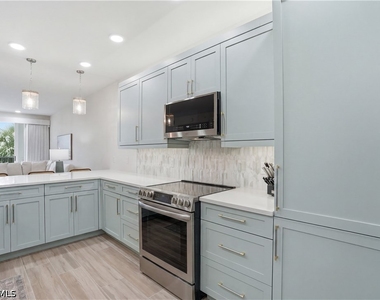 7671 Pebble Creek Circle - Photo Thumbnail 8