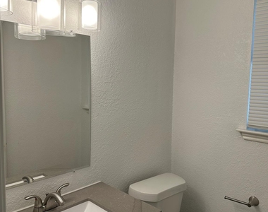 934 Bacliff Drive - Photo Thumbnail 19