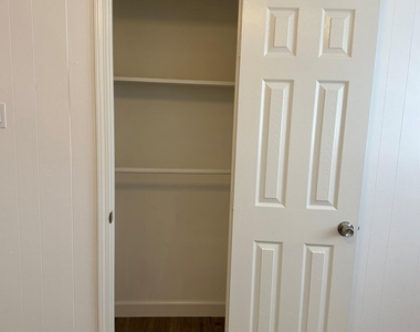 934 Bacliff Drive - Photo Thumbnail 13