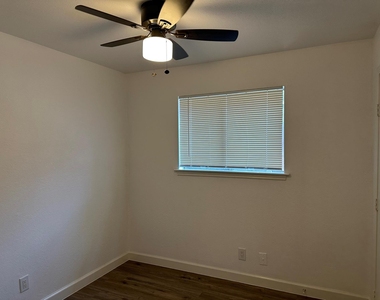 934 Bacliff Drive - Photo Thumbnail 22