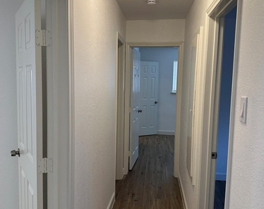 934 Bacliff Drive - Photo Thumbnail 23