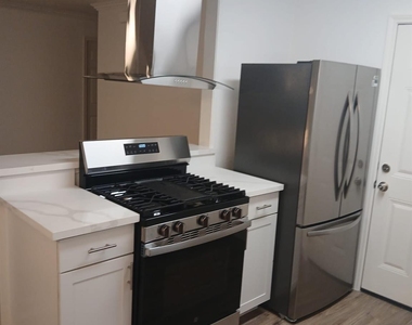 934 Bacliff Drive - Photo Thumbnail 7
