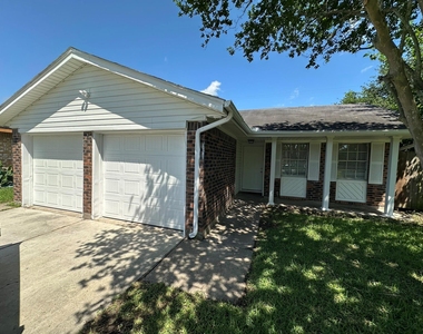 934 Bacliff Drive - Photo Thumbnail 1