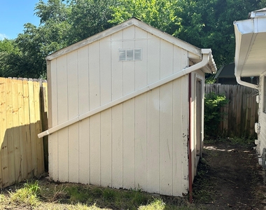 934 Bacliff Drive - Photo Thumbnail 29