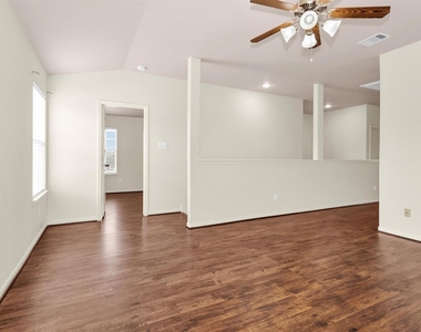 602 Blue Oasis Court - Photo Thumbnail 22