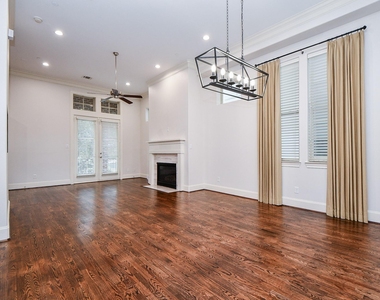 709 Delano Street - Photo Thumbnail 10