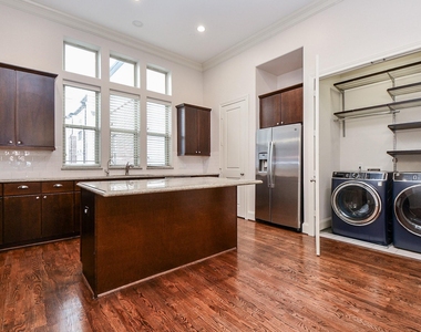 709 Delano Street - Photo Thumbnail 16