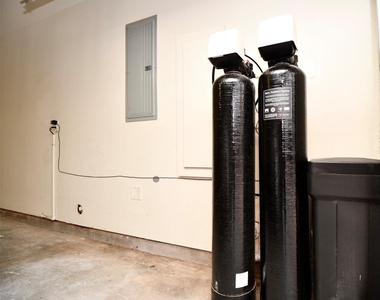 709 Delano Street - Photo Thumbnail 43
