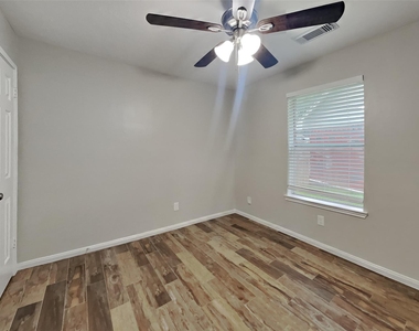 16803 Cobbler Crossing Drive - Photo Thumbnail 10