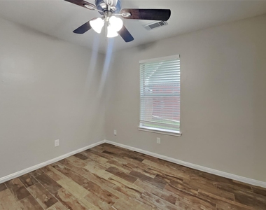 16803 Cobbler Crossing Drive - Photo Thumbnail 11
