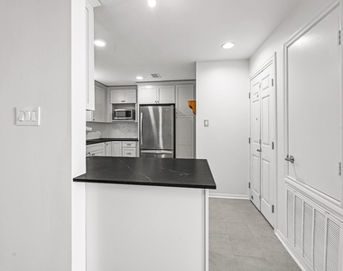 5200 Weslayan Street - Photo Thumbnail 4