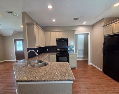 438 Spence Lane - Photo Thumbnail 8