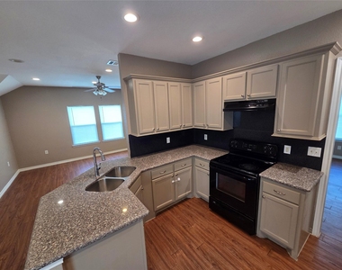 438 Spence Lane - Photo Thumbnail 6