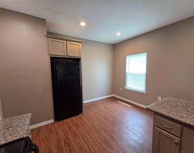 438 Spence Lane - Photo Thumbnail 12