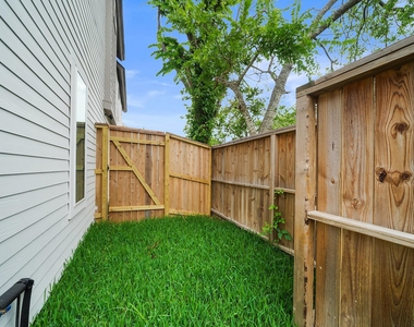 7502 Carver Road - Photo Thumbnail 22