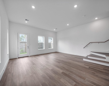 7502 Carver Road - Photo Thumbnail 1