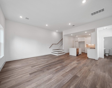 7502 Carver Road - Photo Thumbnail 2