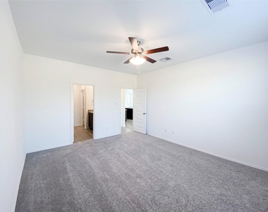 23123 True Fortune Drive - Photo Thumbnail 14