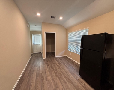 22653 Malvicino Drive - Photo Thumbnail 7