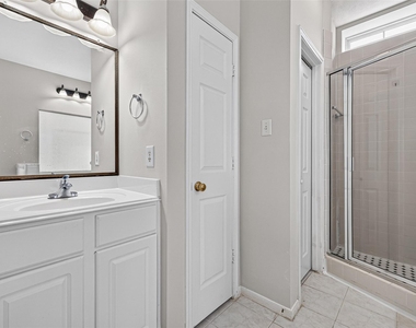 2502 Rosebluff Court - Photo Thumbnail 43