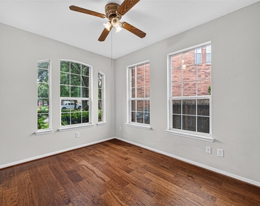 2502 Rosebluff Court - Photo Thumbnail 35