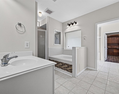 2502 Rosebluff Court - Photo Thumbnail 42