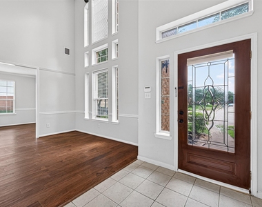 2502 Rosebluff Court - Photo Thumbnail 2