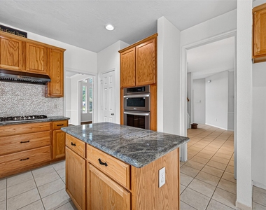 2502 Rosebluff Court - Photo Thumbnail 10