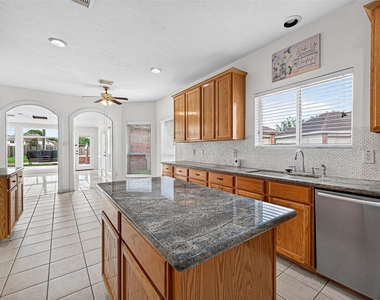 2502 Rosebluff Court - Photo Thumbnail 8