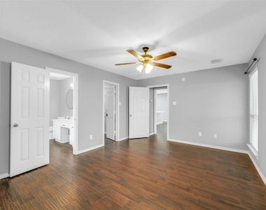 2214 Shady Pine Drive - Photo Thumbnail 12