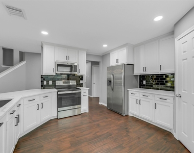 2214 Shady Pine Drive - Photo Thumbnail 6