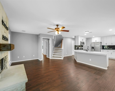 2214 Shady Pine Drive - Photo Thumbnail 3
