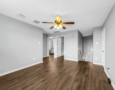 2214 Shady Pine Drive - Photo Thumbnail 18