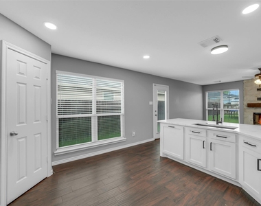 2214 Shady Pine Drive - Photo Thumbnail 7