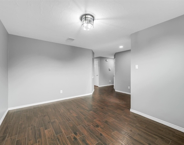 2214 Shady Pine Drive - Photo Thumbnail 9