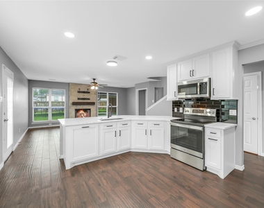 2214 Shady Pine Drive - Photo Thumbnail 5