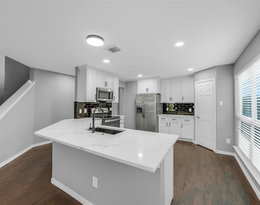 2214 Shady Pine Drive - Photo Thumbnail 4